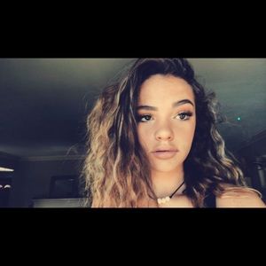 Meet your Posher, Alyssa